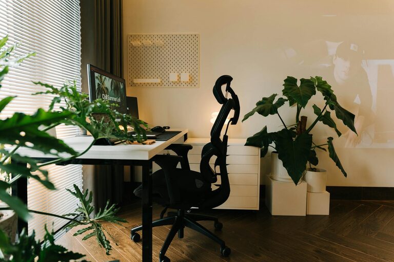 Tips for Creating a Relaxing and Productive Home Office Environment